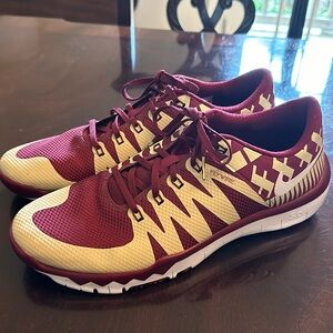 Nike flywire 5.0 men’s athletic trainers size 13. Like new condition! L👀K!